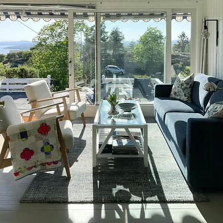 Holiday home Cozy With Sea View And Two Terraces Tjome