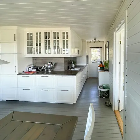 Hébergement de vacances Cozy With Sea View And Two Terraces Tjøme