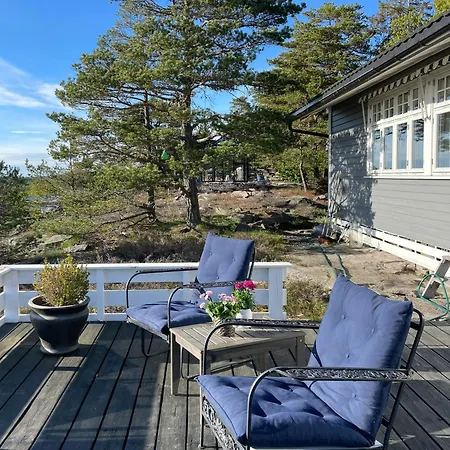 Hébergement de vacances Cozy With Sea View And Two Terraces Tjøme