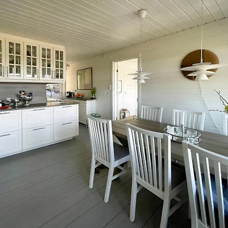 Cozy With Sea View And Two Terraces Tjøme