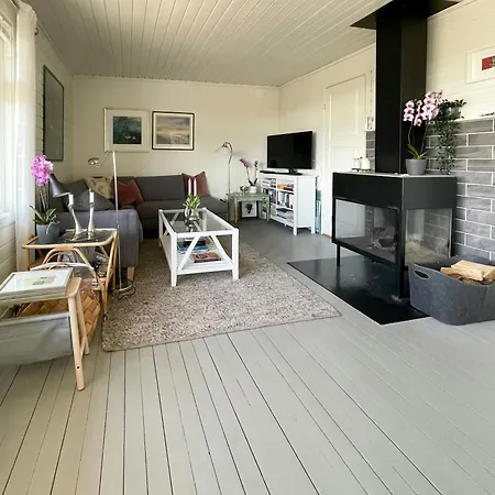 Hébergement de vacances Cozy With Sea View And Two Terraces Tjøme