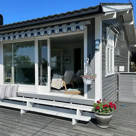 Hébergement de vacances Cozy With Sea View And Two Terraces Tjøme