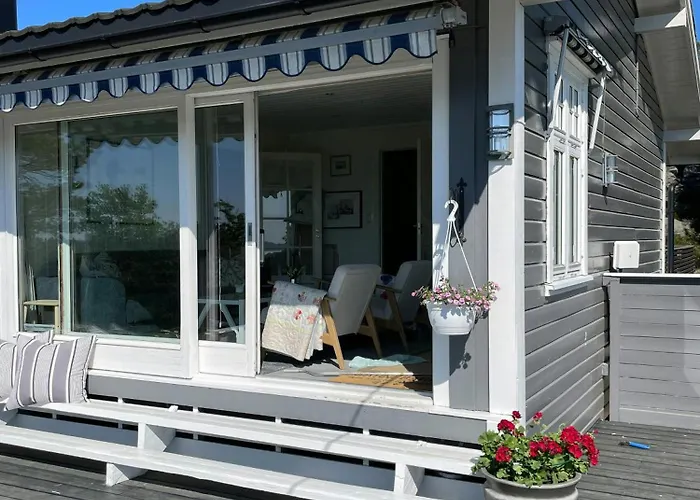 Ferienhaus Cozy With Sea View And Two Terraces Tjøme