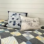 Cozy With Sea View And Two Terraces 別荘 *