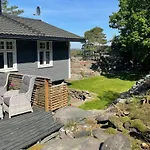 Cozy With Sea View And Two Terraces 別荘 Tjøme