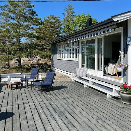 Дом отдыха Cozy With Sea View And Two Terraces Хьёме