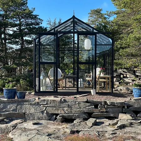 Дом отдыха Cozy With Sea View And Two Terraces *