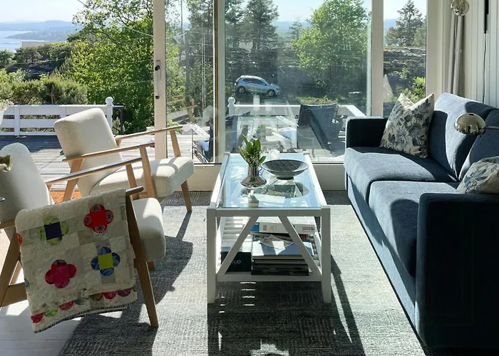 Cozy With Sea View And Two Terraces 티죰므